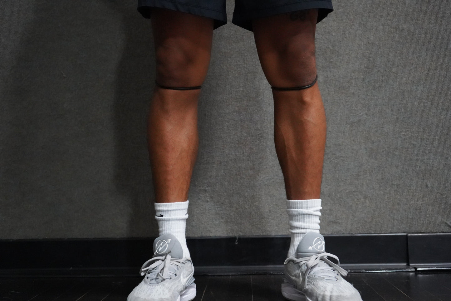 Black Patella Knee bands (2pcs)